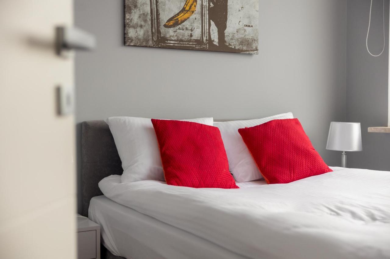 Hlonda Deluxe Apartment With Terrace Варшава Екстериор снимка