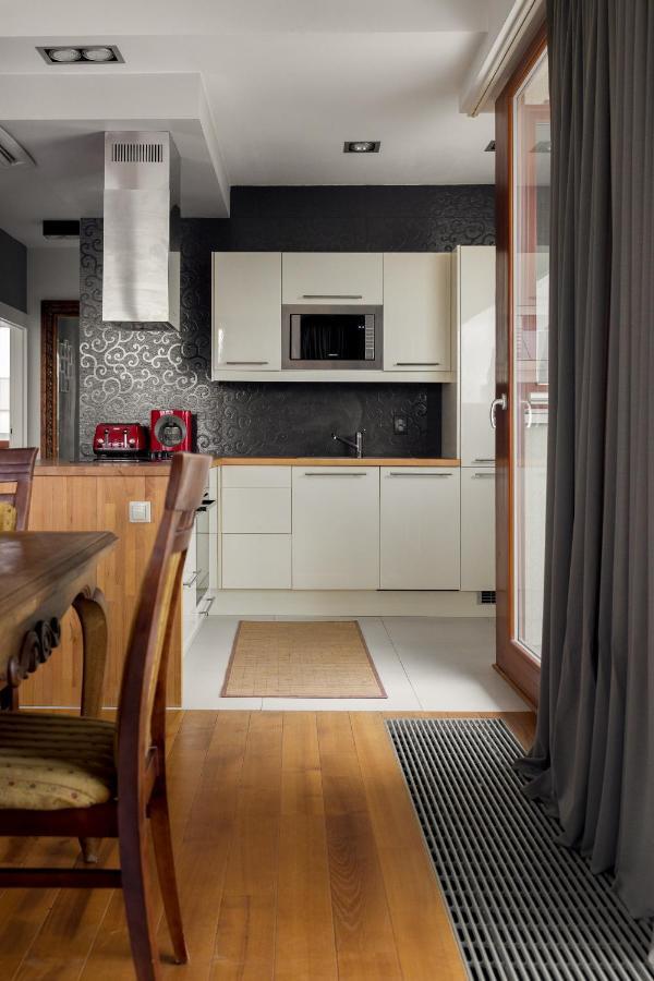 Hlonda Deluxe Apartment With Terrace Варшава Екстериор снимка